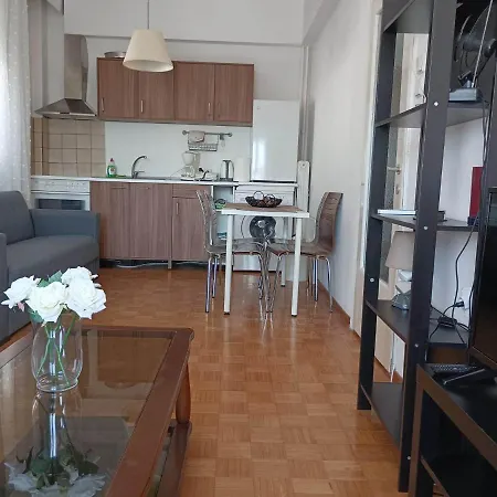διαμερισμα στο κεντρο διπλα στην θαλασσα * カヴァラ
