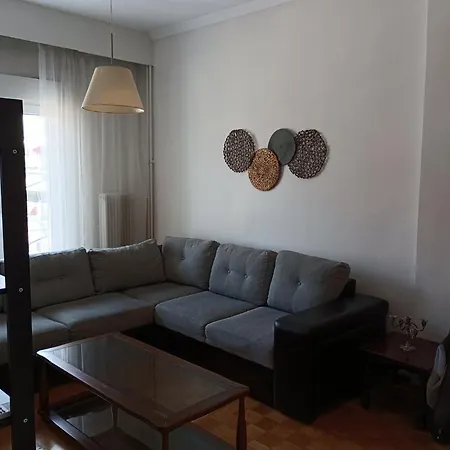 διαμερισμα στο κεντρο διπλα στην θαλασσα Apartment *